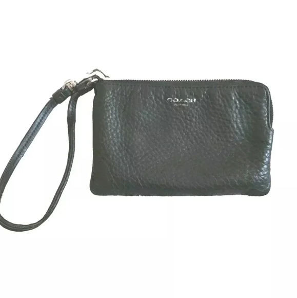 Coach Leather Corner Zip Wristlet Coin Purse Black Pebbled Leather Latch Clasp - Picture 1 of 5